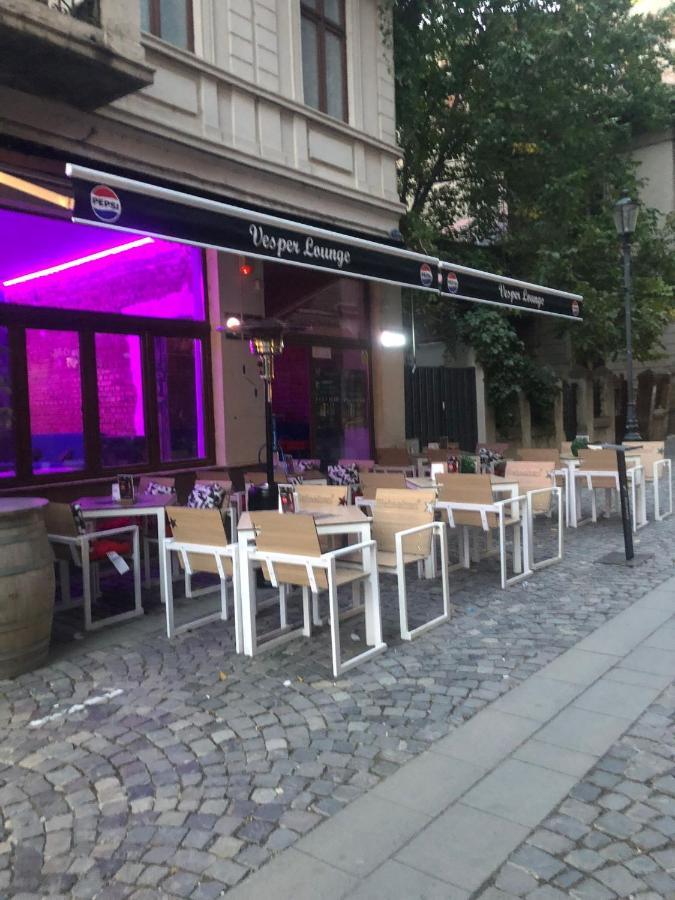 Old Town Bar Apartments On Street Tonitza Bucarest Esterno foto
